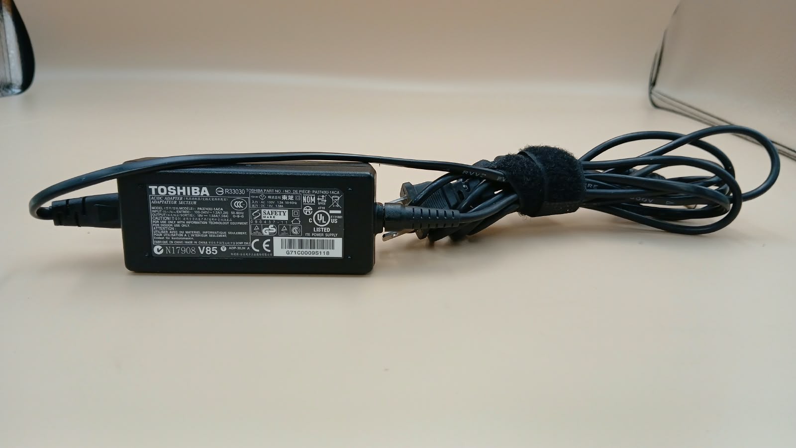 Genuine Toshiba PA3743U-1ACA 30W AC Adapter 19V 1.58A ADP-30JH A + Cord