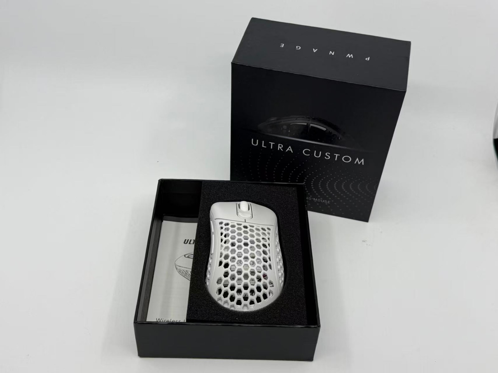 Pwnage Ultra Custom Wireless WHITE UC-MCW2 gaming mouse