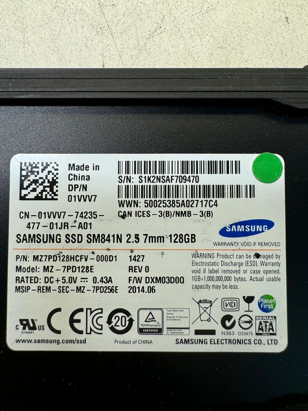 DELL 1VVV7 SM841N MZ-7PD128E MZ7PD128HCFV-000D1 128GB 6Gb/s SATA 2.5" SSD