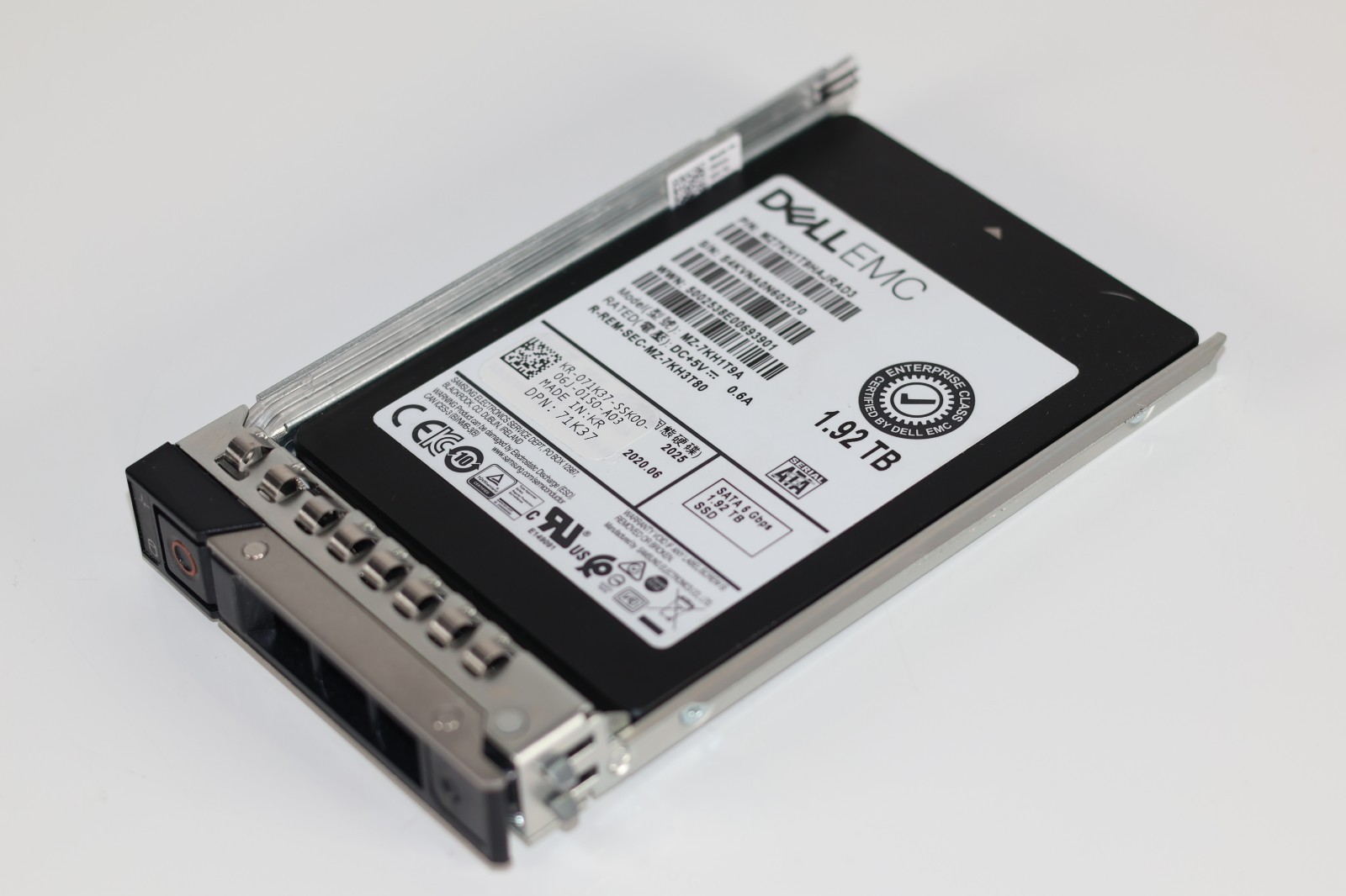 71K37 DELL EMC 071K37 1.92TB 6Gbps 2.5" MU SM883 SATA SSD MZ-7KH1T9A w/Tray