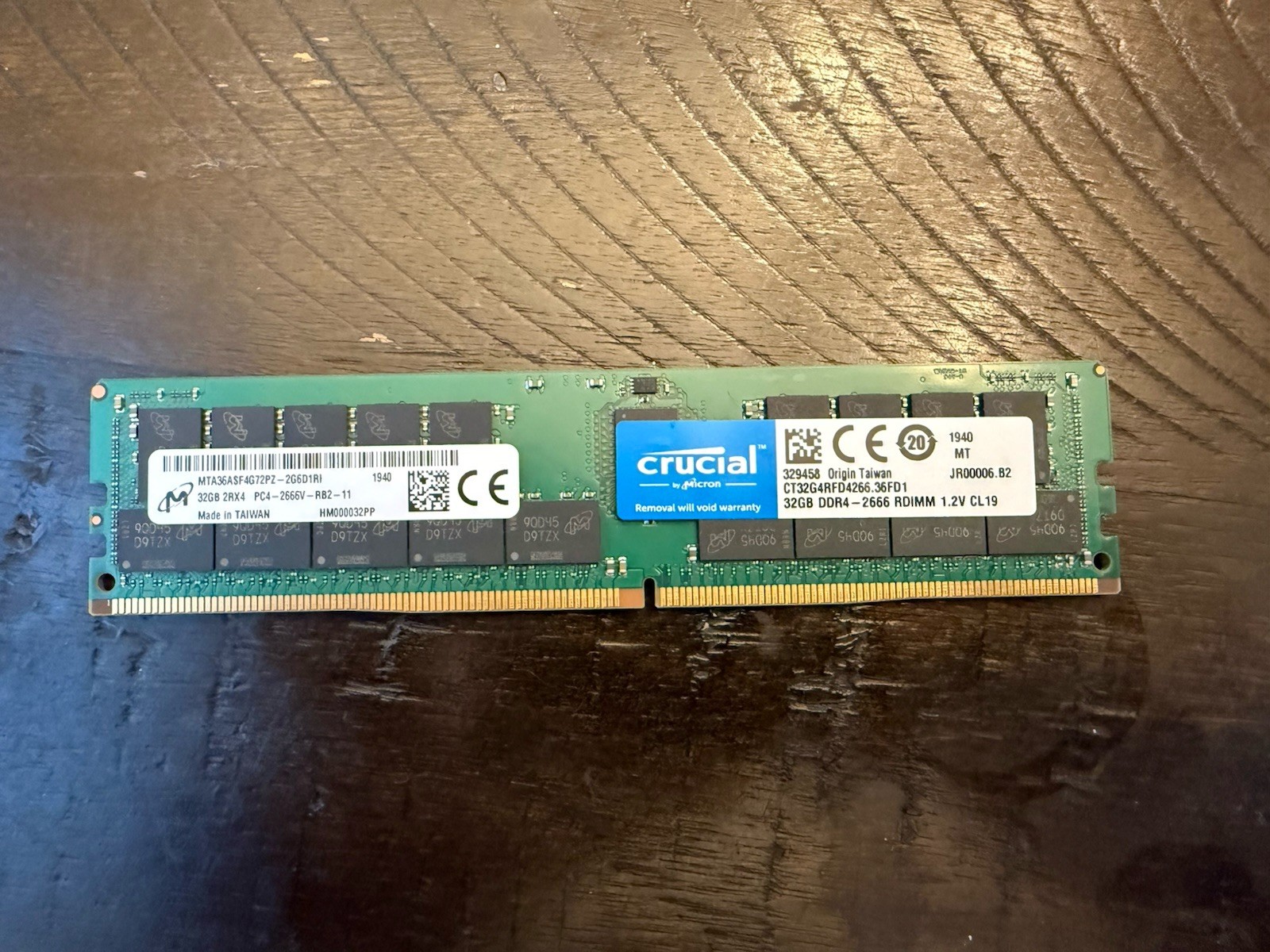 Crucial 32GB (1x32GB) DDR4-2666 RDIMM Server RAM MTA36ASF4G72PZ-2G6D1RI (RM018)