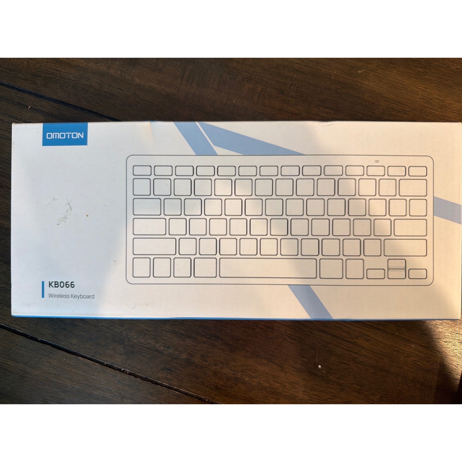 Omoton KB066 Wireless Keyboard Ultra Slim Bluetooth Compact White Silver KB066