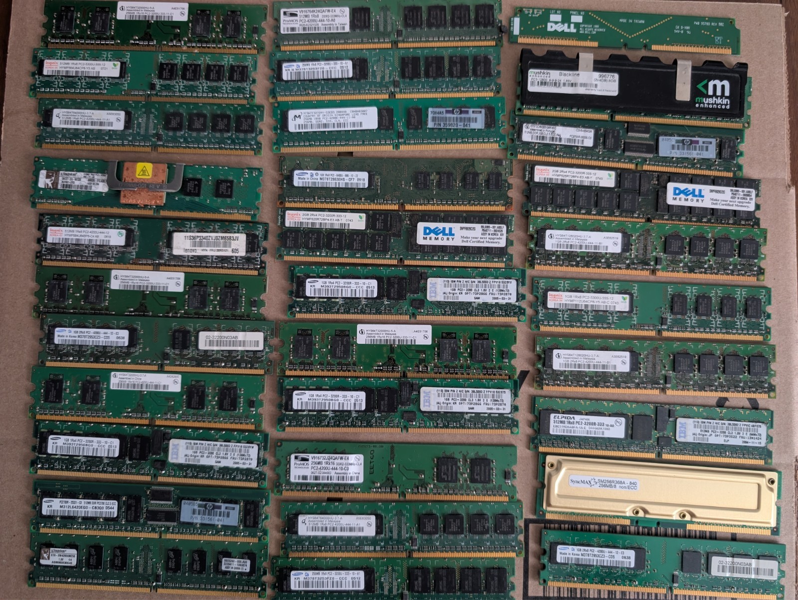 lot of PC old ram memory  32pcs as is