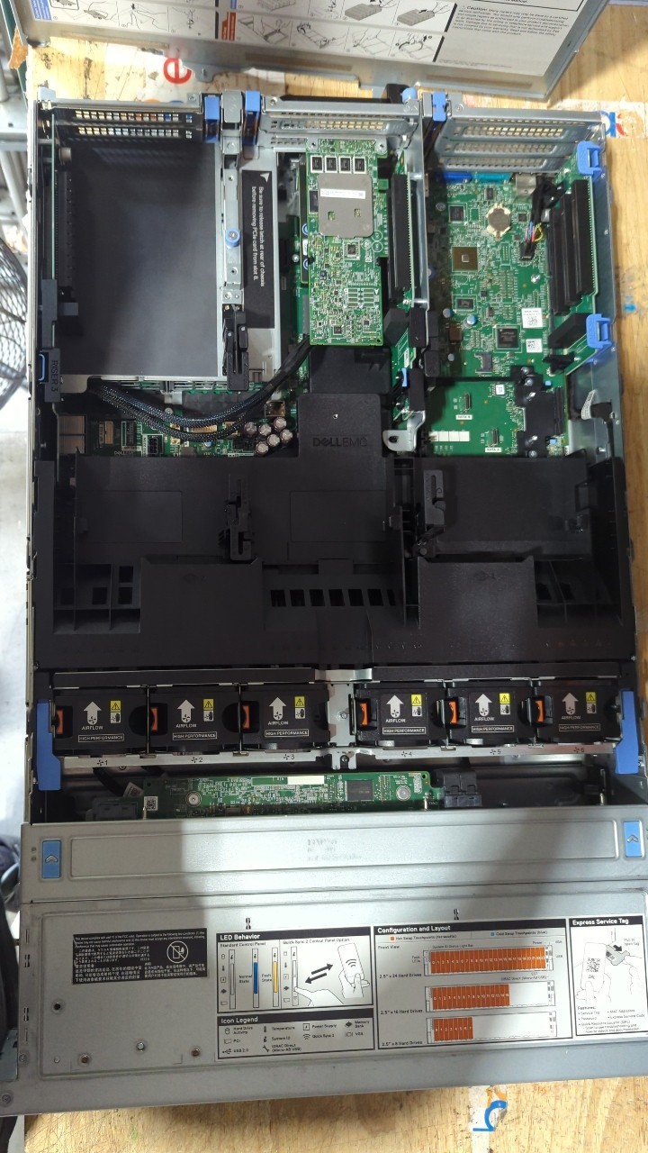 Dell PowerEdge R740XD 24 bay 25 2x Gold 5220R Intel i350X710 10be SFP G2U