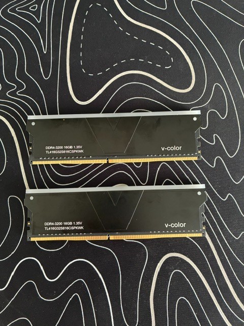V-Color 32GB (2 x 16GB) DDR4 3200 (PC4 25600) RAM Model TL416G32S816CSPKWK