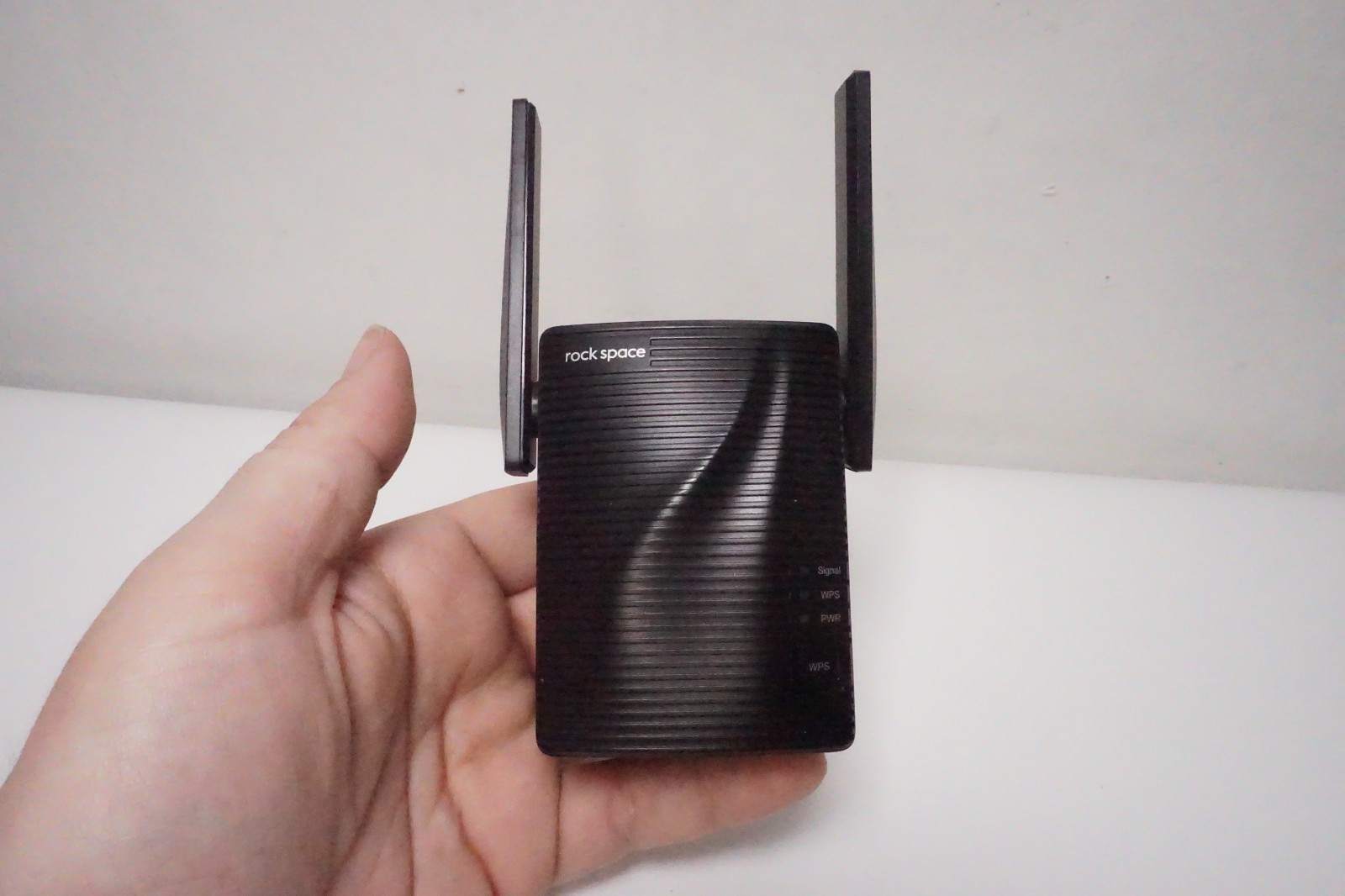 Rock Space AC 1200 Dual Band Wifi Repeater Model RSD0608