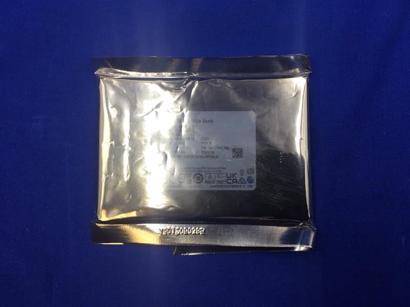 MZ-QL27T60 Samsung PM9A3 7.68TB PCIe Gen4 NVMe U.2 2.5'' SSD MZQL27T6HBLA