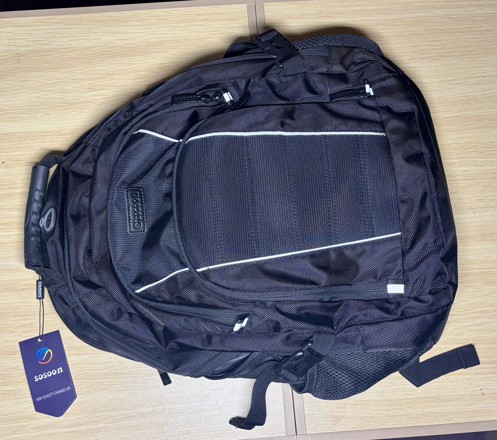 Sosoon Laptop Backpack. New With Tags. With USB Connection
