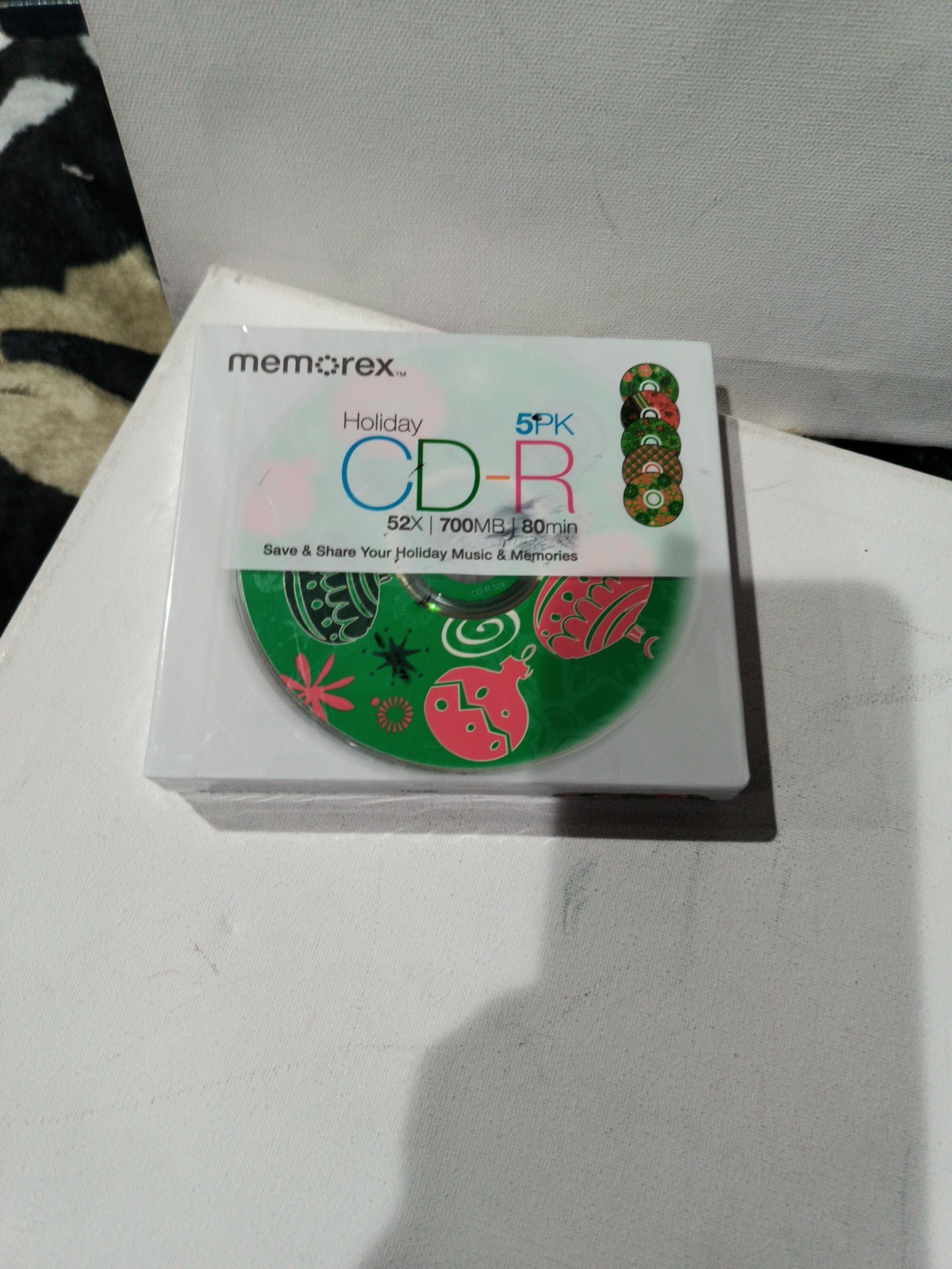 MEMOREX 5-Pack of CD-R Blanks with cases Holiday Designs New