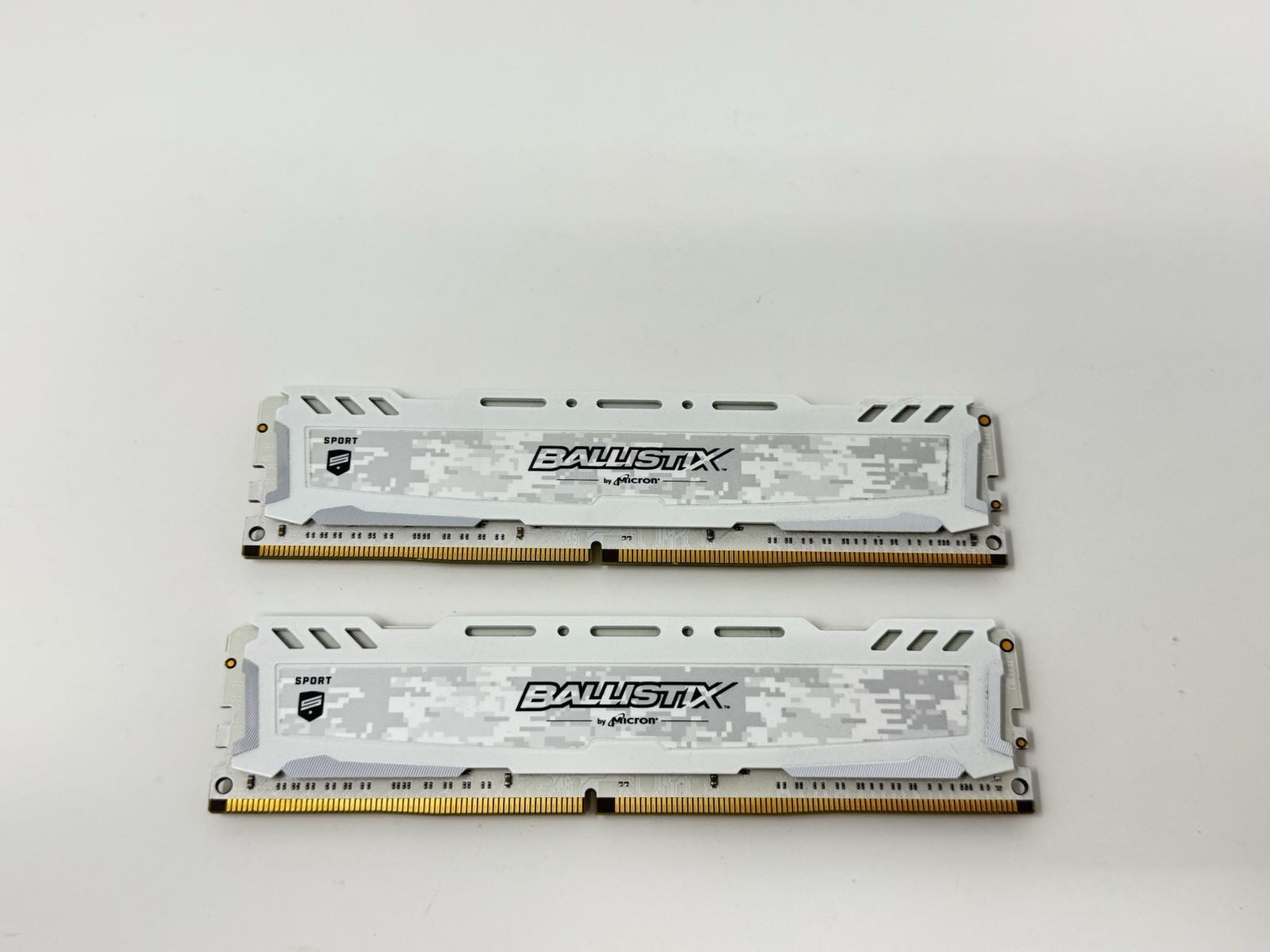 Crucial Ballistix Sport LT White 32GB 2x16GB DDR4-2400 CL16 Desktop RAM