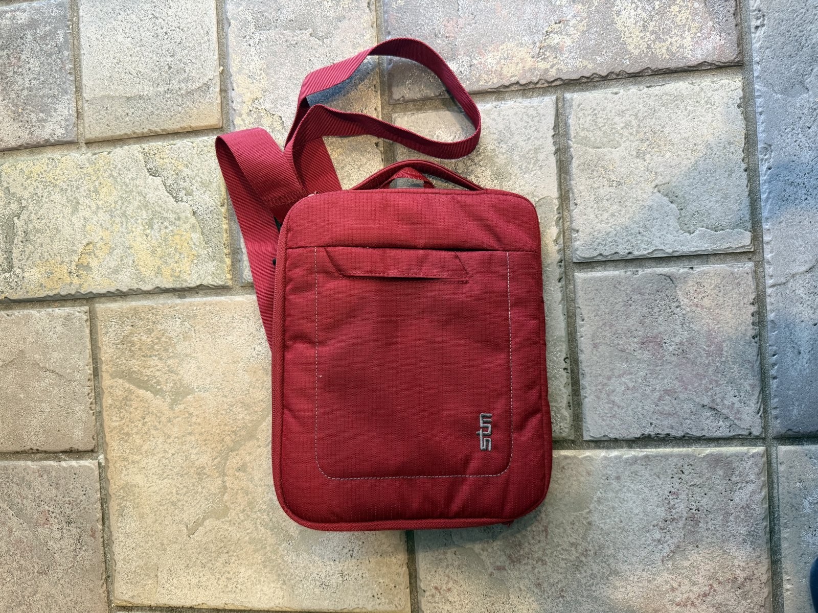 STM Red Tablet Messenger Shoulder Bag Padded Sleeve iPad 10" Crossbody