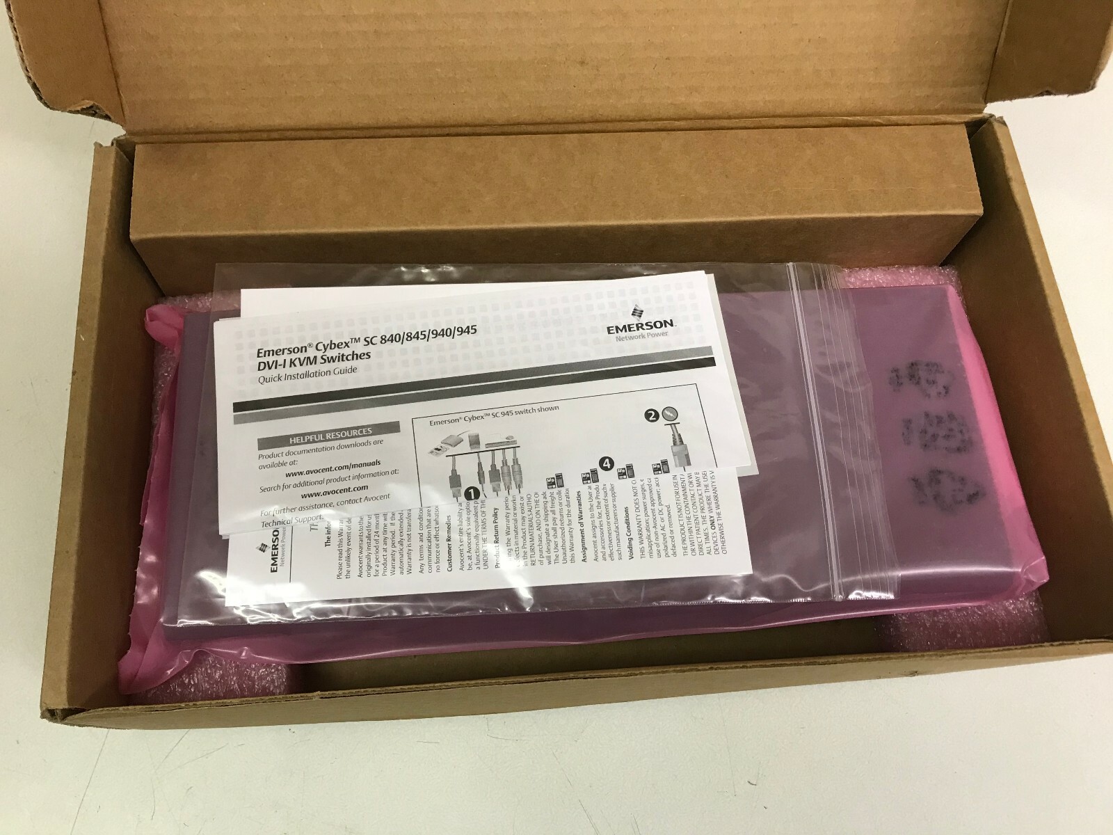 NEW Emerson Cybex SC840-001 520-935-501 4-port DVI-1 Secure KVM Switch
