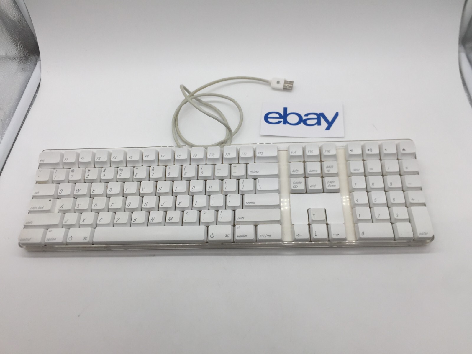 Apple A1048 USB Wired Keyboard w/ 2 USB Ports FREE S/H