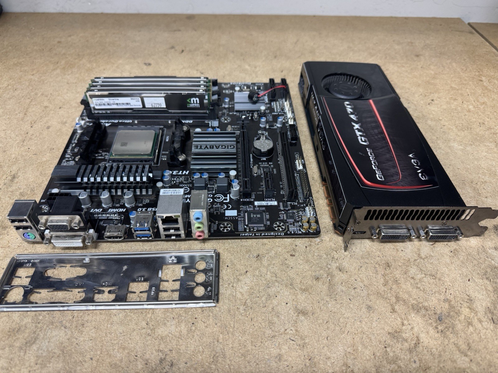 Gigabyte GA-78LMT-USB3 Mobo + AMD FX4300 CPU + 16GB DDR3 RAM + GTX470 GPU Combo