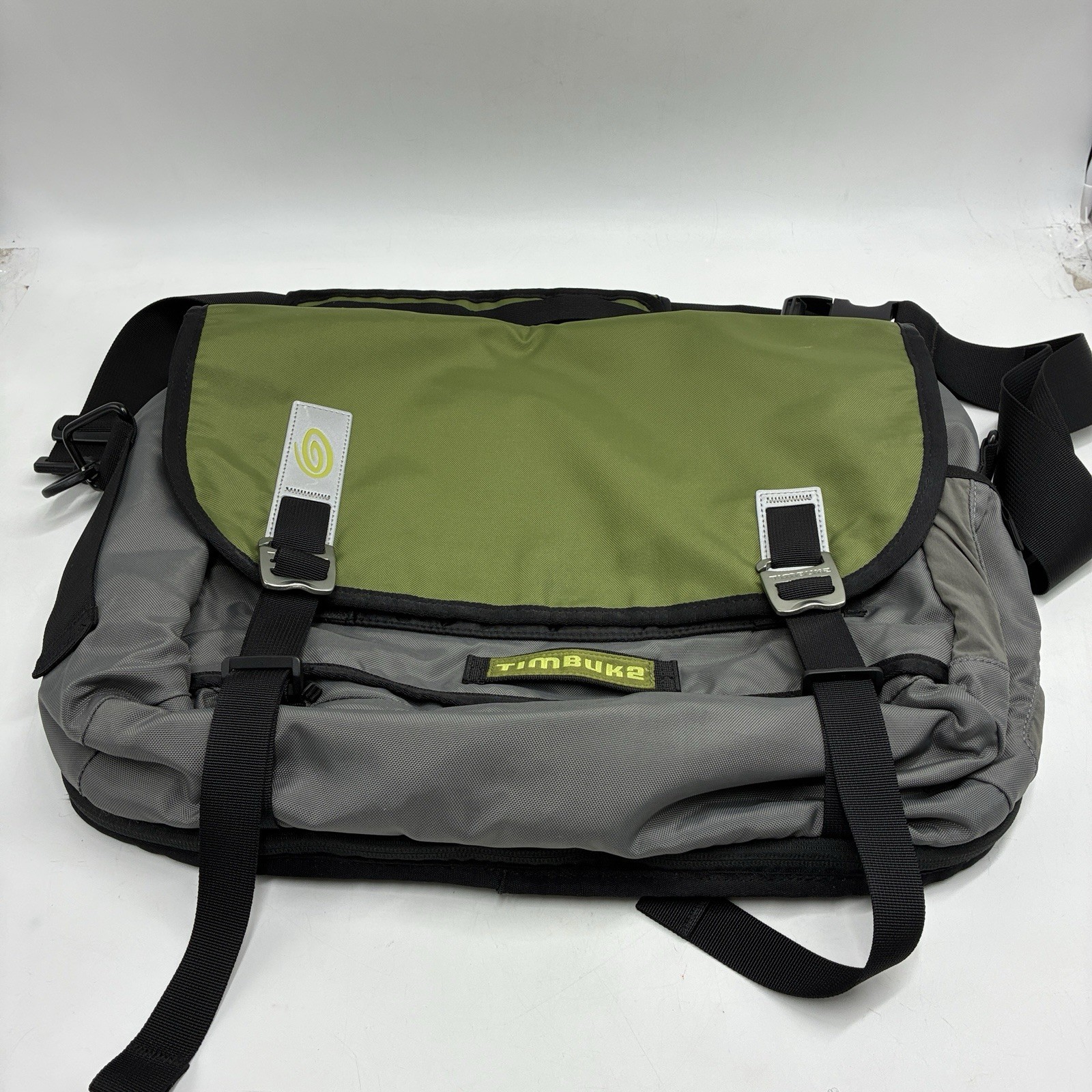 Timbuk2 Command Bag Grey Green Commuter Laptop Travel Shoulder Messenger Bag