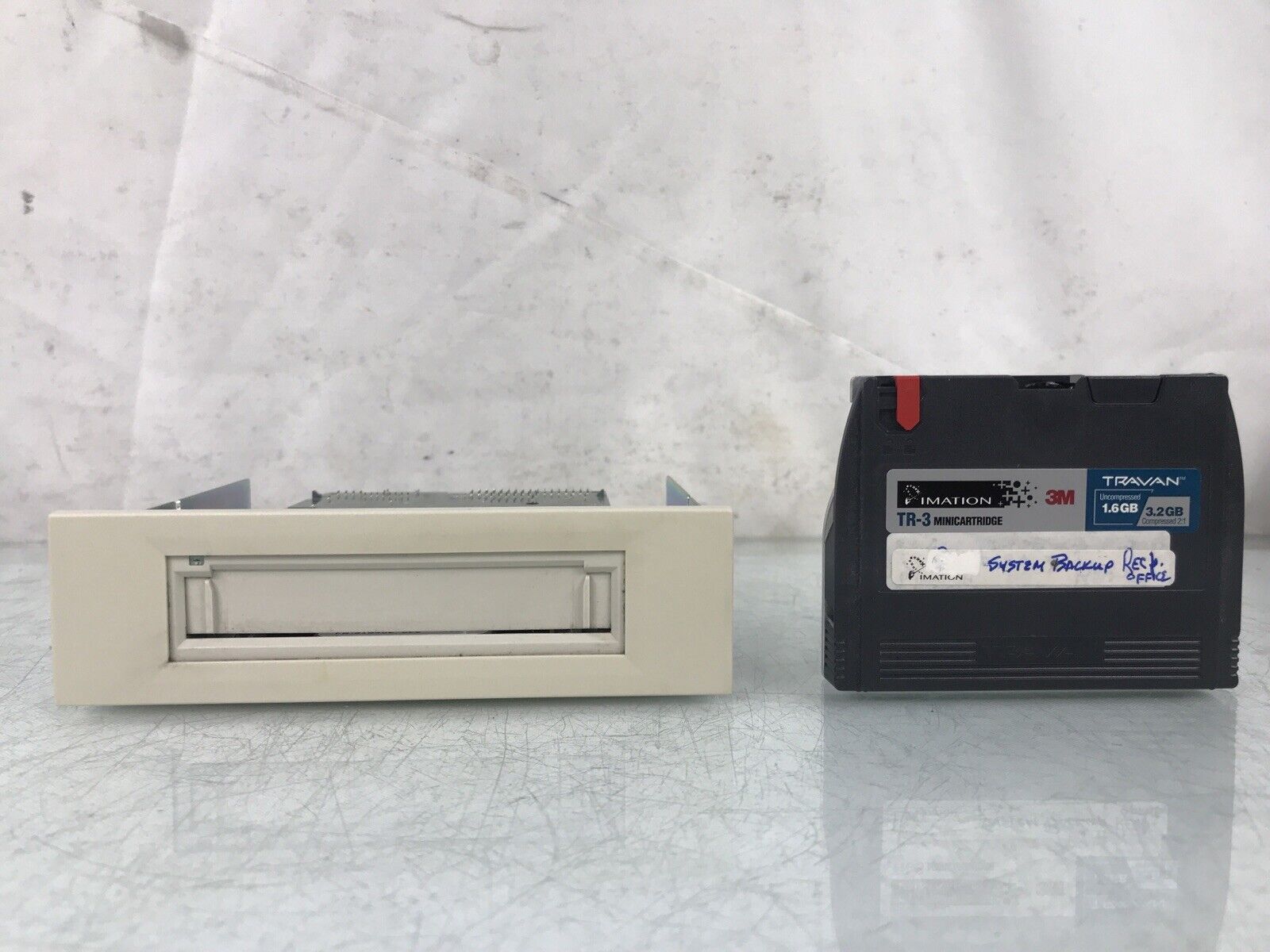Exabyte Eagle TR-3 Floppy Interface Internal tape backup Internal With 1.6GB