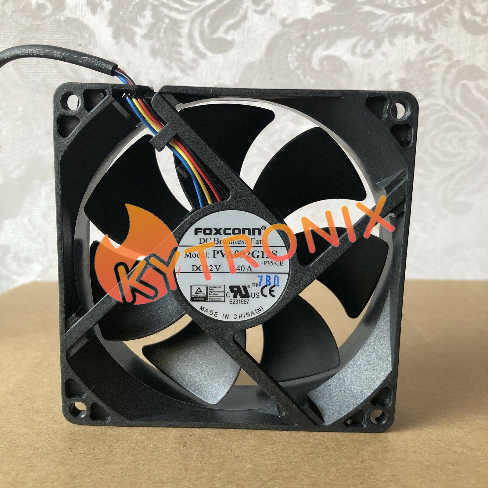 Foxconn PVA092G12S 9cm 92x92x25mm DC12V 0.40A 4 lines pwm CPU cooling fan