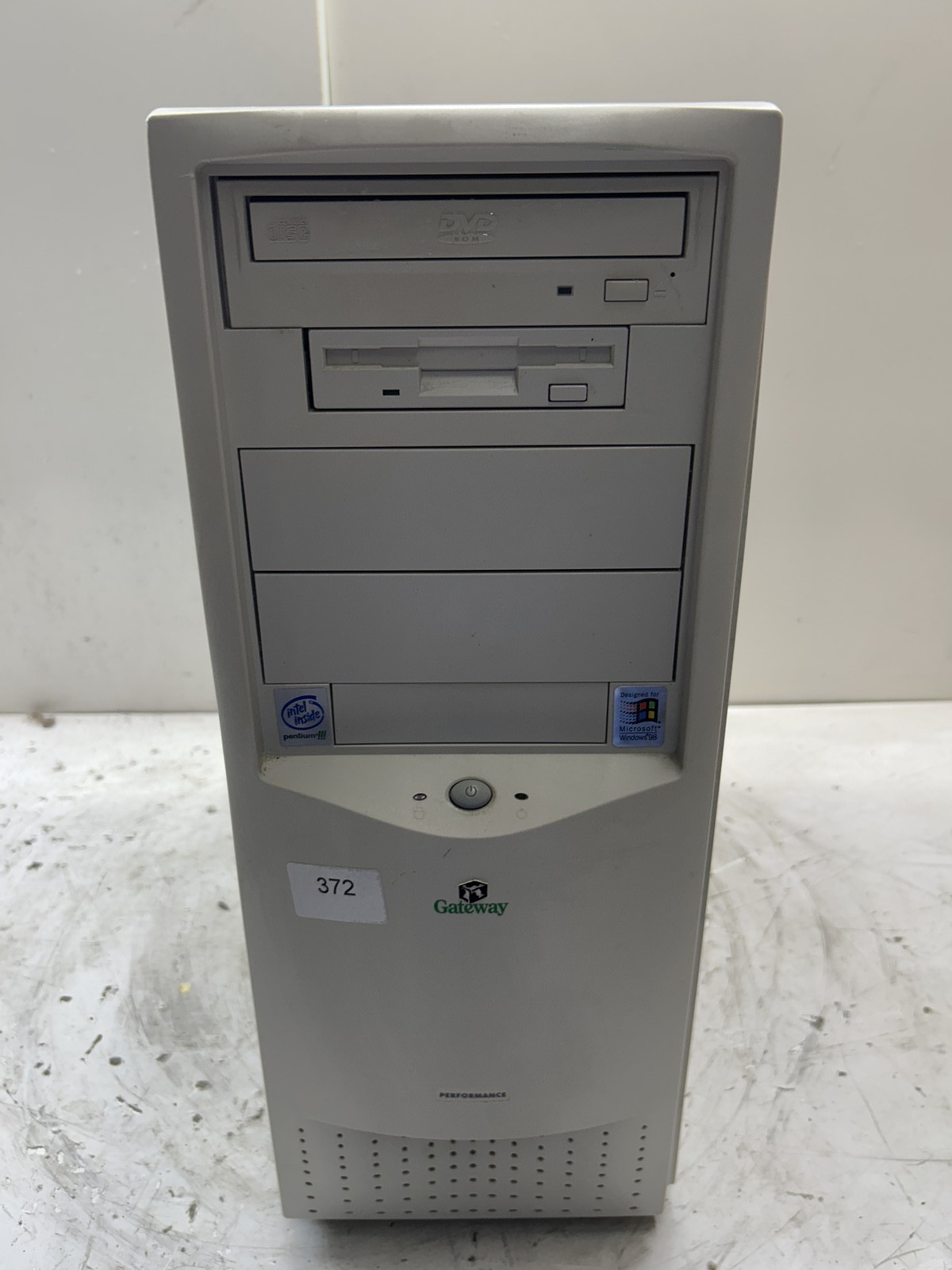 Gateway Performance TB3 750 Intel Pentium III 750E MHz 128MB NO HDD