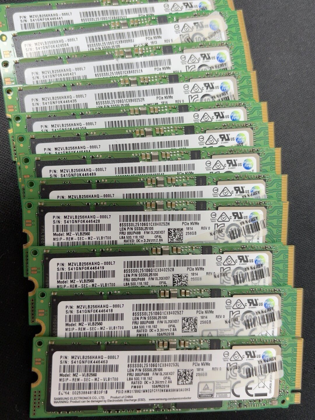 Samsung PM981 256GB M.2 NVMe SSD MZVLB256HAHQ-000L7 Lenovo Pull
