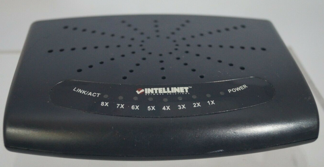 Intellinet Black Metal 5-Port 10/100Mbps Fast Fast Ethernet Office Switch
