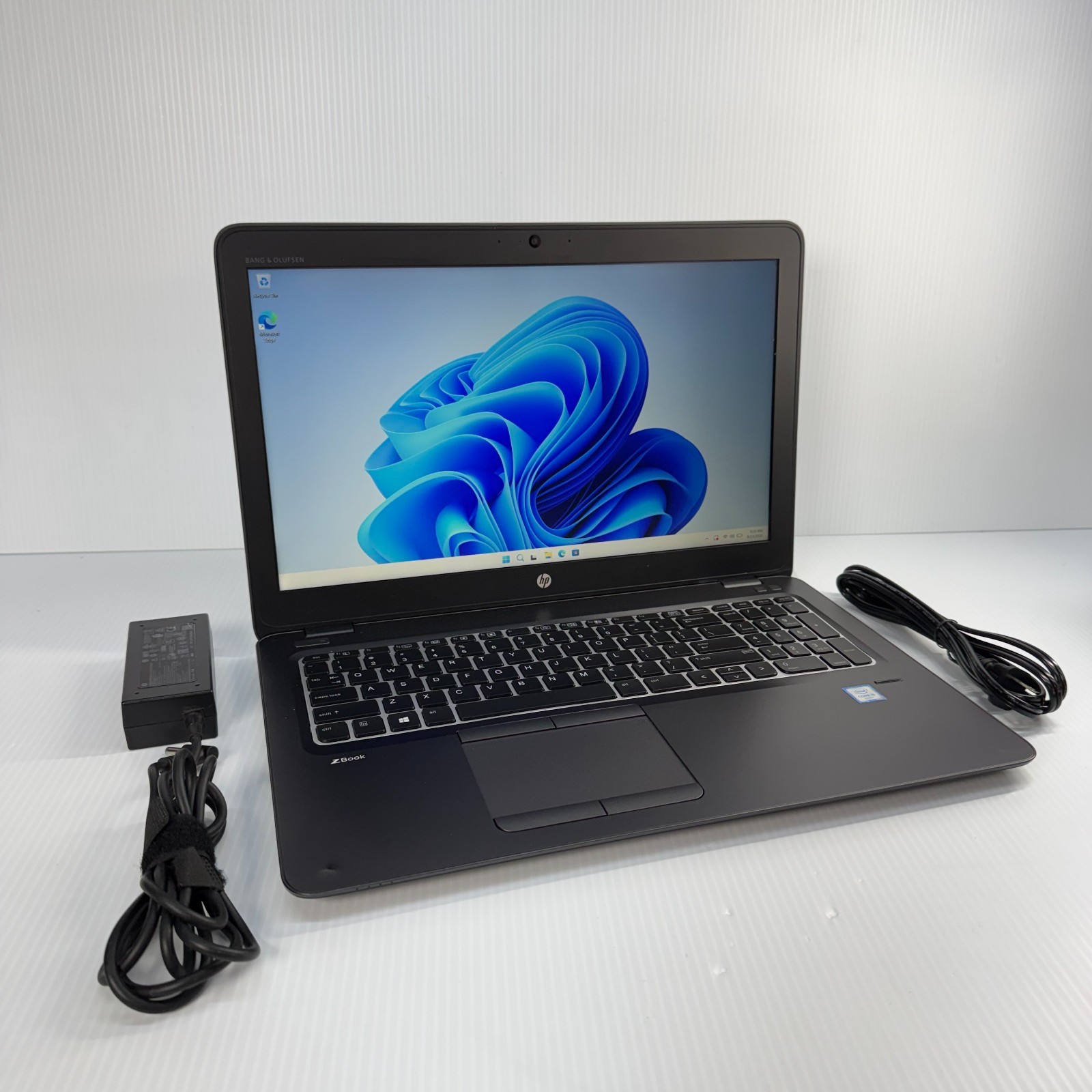 HP ZBook 15u G3 i5-6200U 15.6" Windows 11 Pro Laptop 96GB SSD 16GB RAM