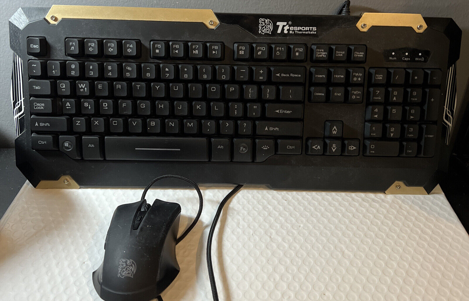 Tt esports keyboard with mouse model KB-CMC-PLBL 