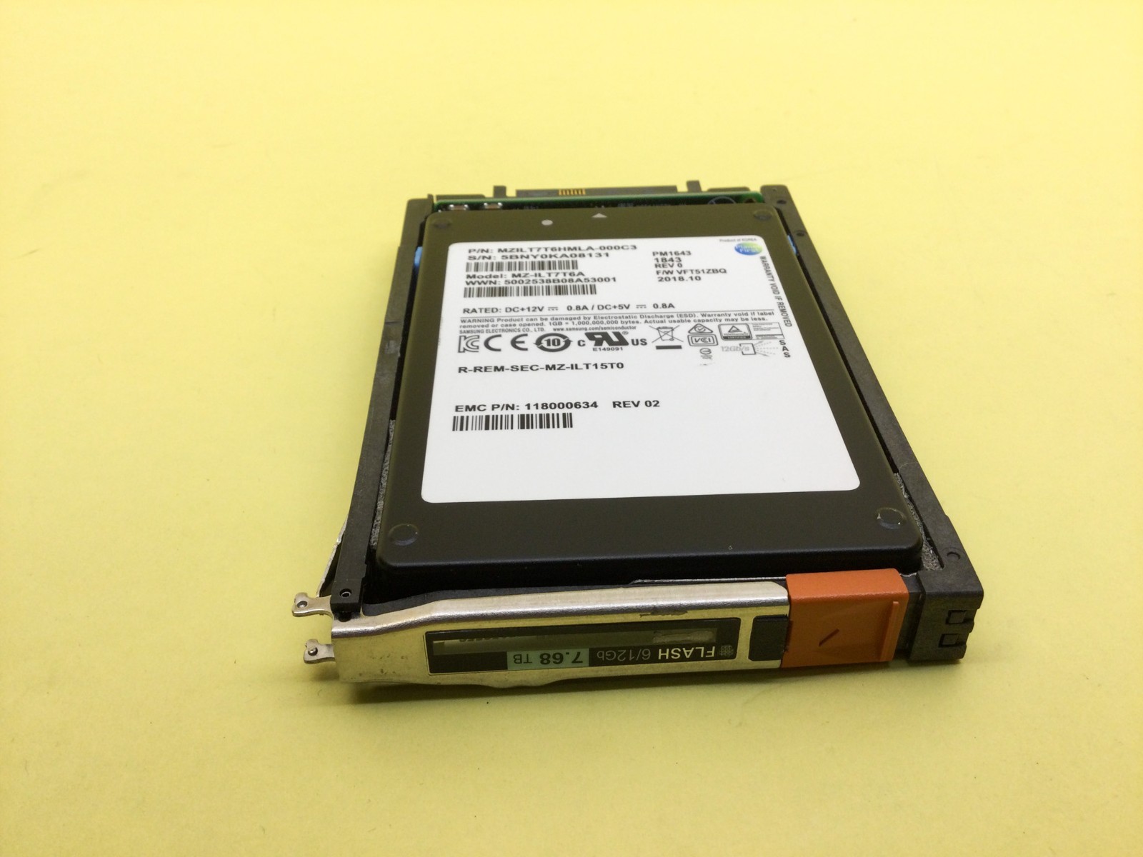 005052556 EMC 7.68TB SAS 12Gbps 2.5in FLASH SSD 118000634 Samsung MZ-ILT7T6A