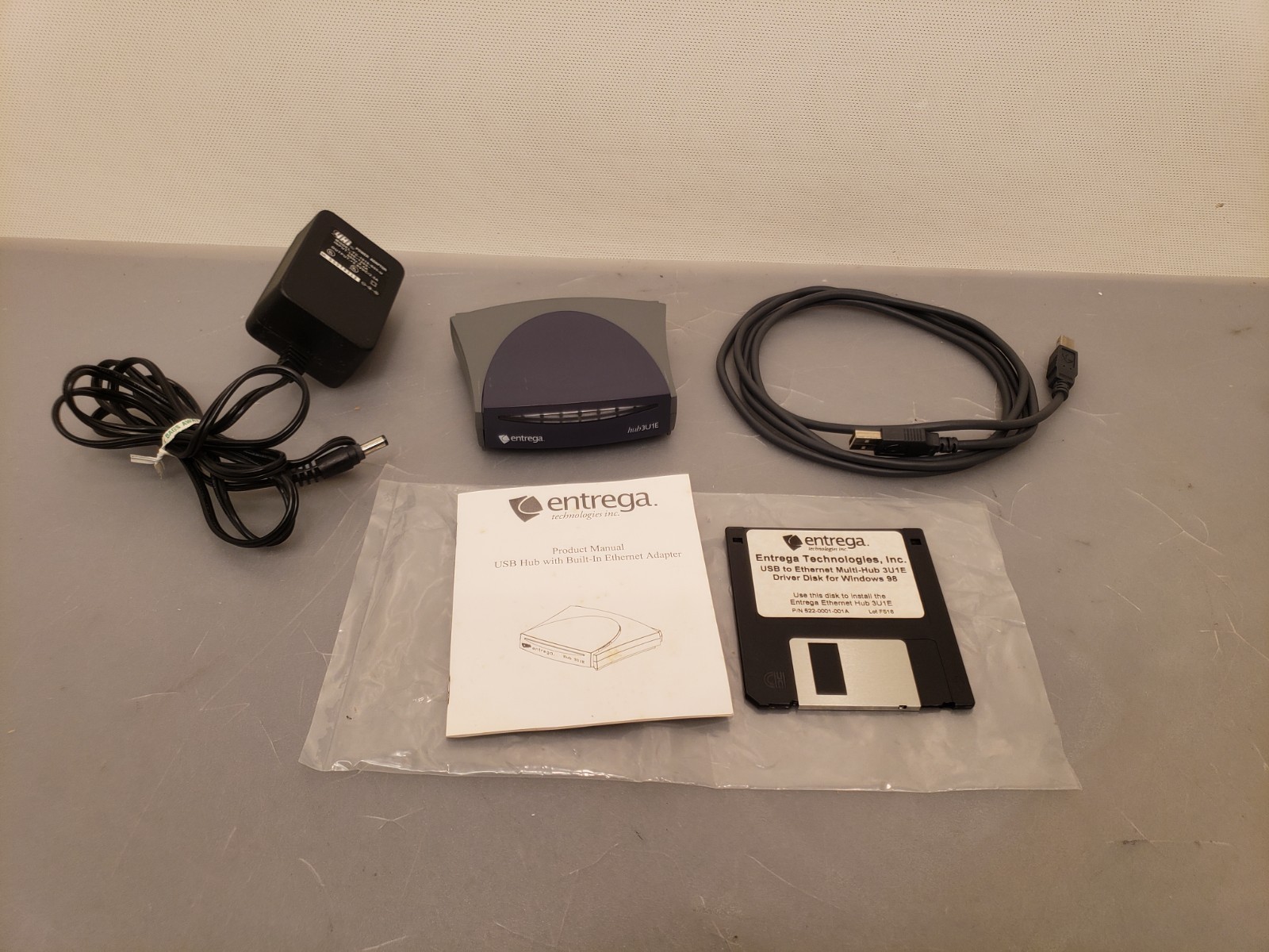 Vintage Entrega Technologies USB to Ethernet HUB-3U1E 4-Port External Hub Win98