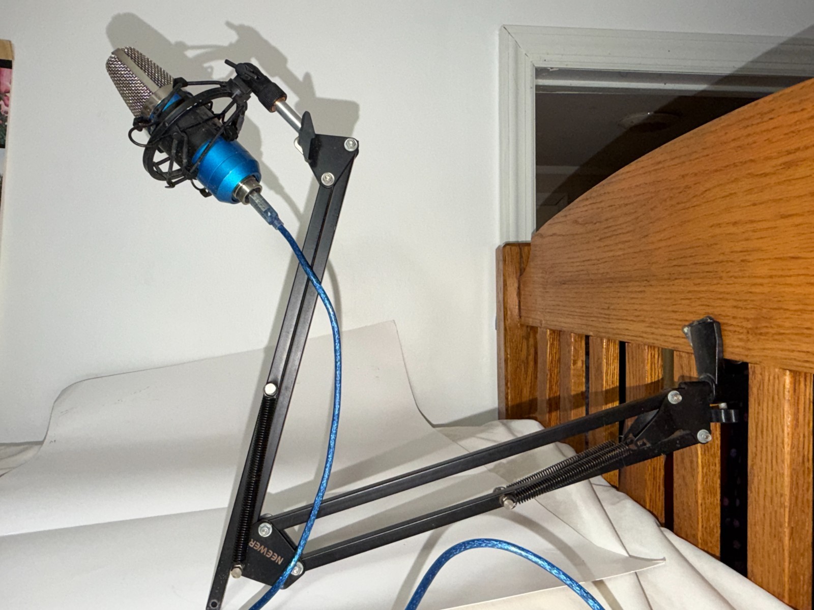 Neewer USB Microphone for Windows Mac with Suspension Scissor Arm Stand