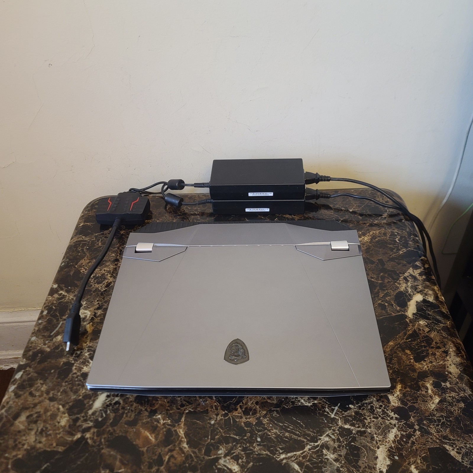 MSI GT76 TITAN DT 9SG GAMING LAPTOP CORE i9-9900K 64GB RAM RTX 2080 1TB+1TB