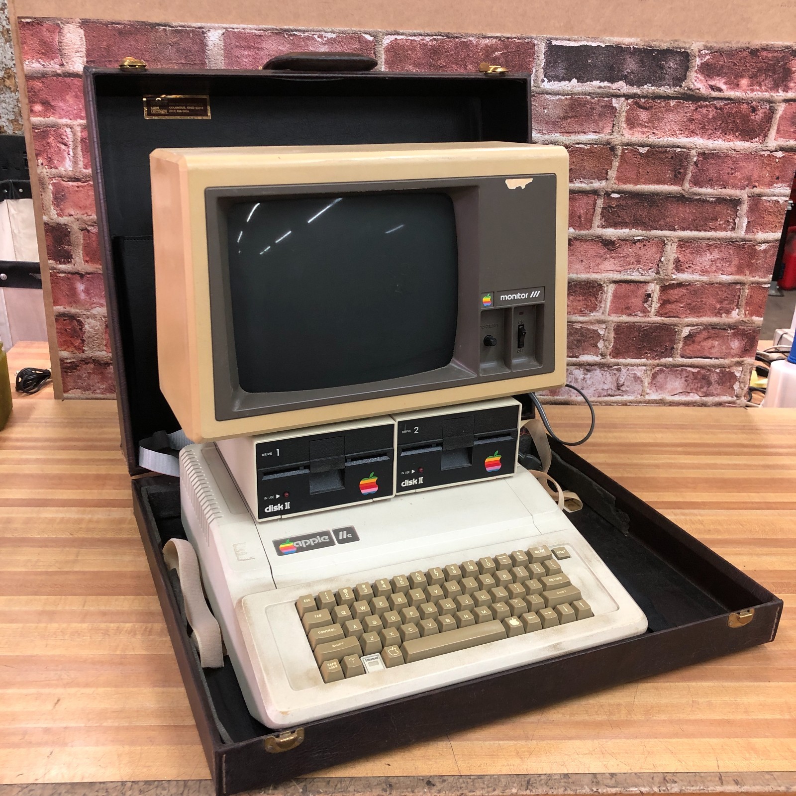 Apple IIe Computer - Complete w/Disk Drives & CRT Monitor in Original Case WORKS