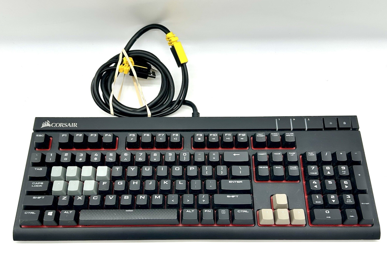 Corsair STRAFE Mechanical Gaming Keyboard CH-9000226-NA/RF Red Backlit Wired