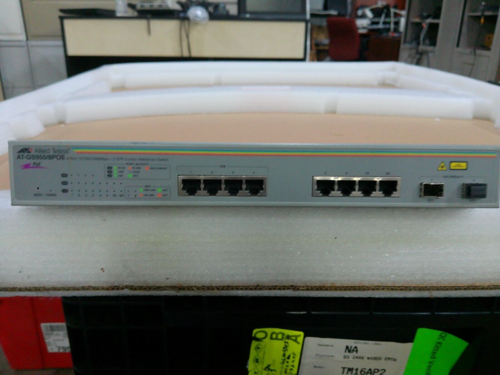 ALLIED TELESIS AT-GS950 / 8POE 8 Ports Web Smart Switch Plus 2 SFP Slots Combo