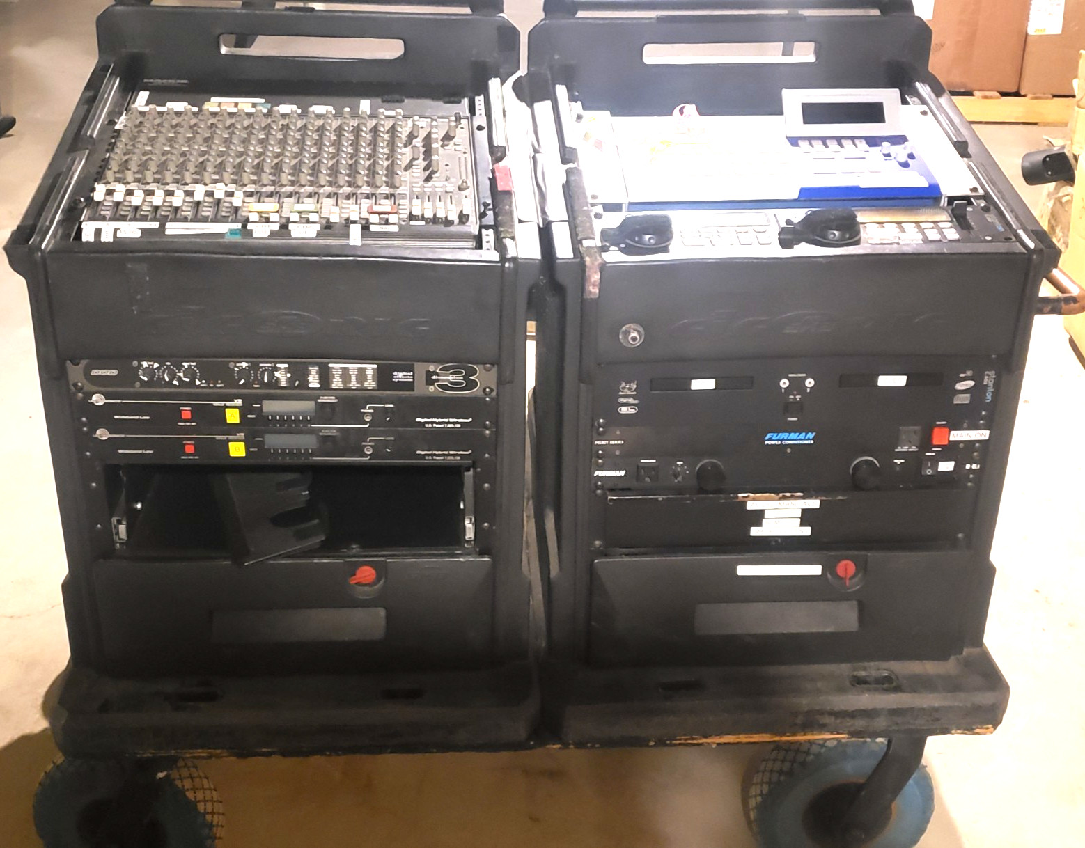 2-Bay 36U Rolling AV Equipment Rack DJ Podcast Streaming **Gear Not Included**