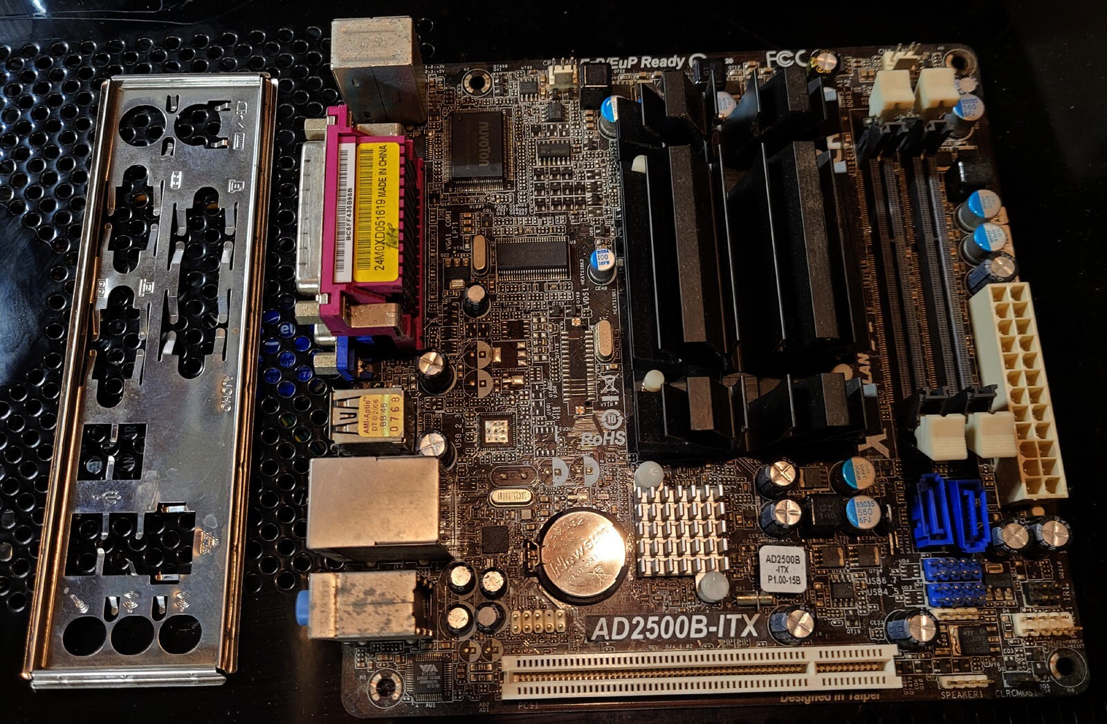 ASROCK AD2500B-ITX Motherboard Mini-ITX Intel Atom D2500 1.86 Ghz DDR3