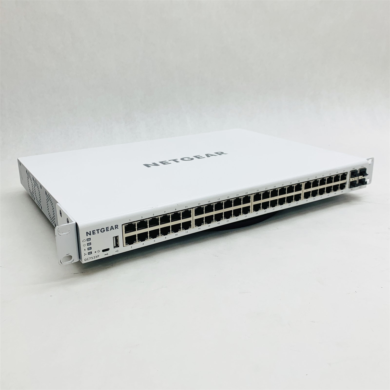 Netgear GC752XP 48-Port Gigabit Ethernet PoE+ Insight Managed Smart Cloud Switch