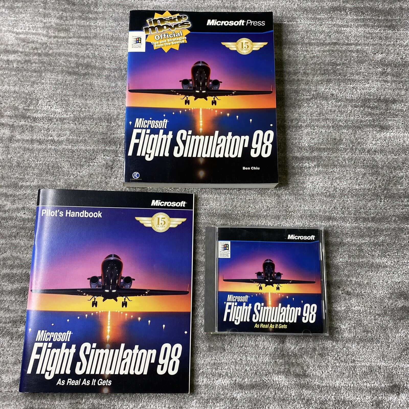 Microsoft Flight Simulator 98 PC CD-ROM + Pilots Handbook + Strategy Guide