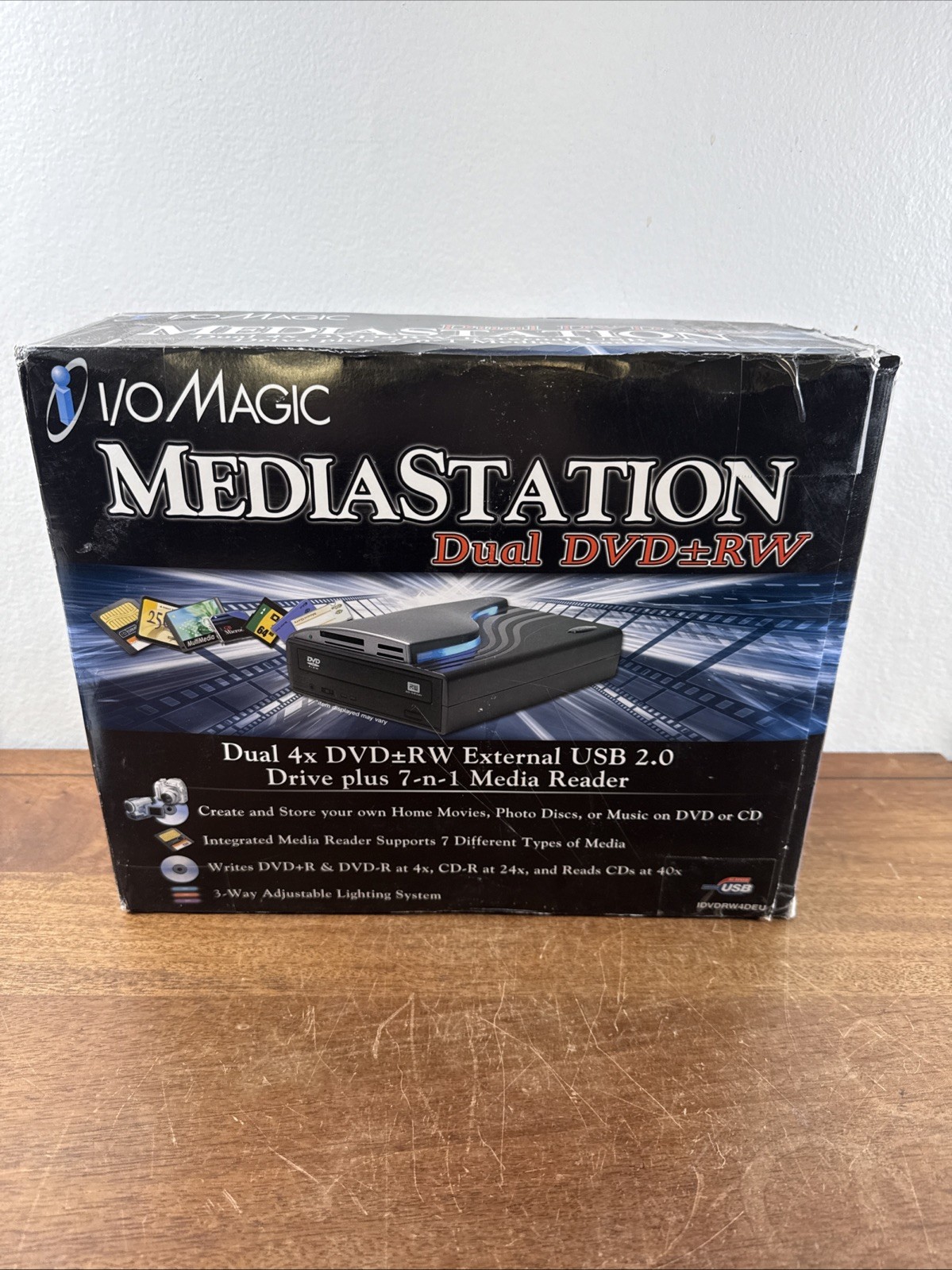 I/O Magic MediaStation Dual DVD RW 7n1 Media Reader 