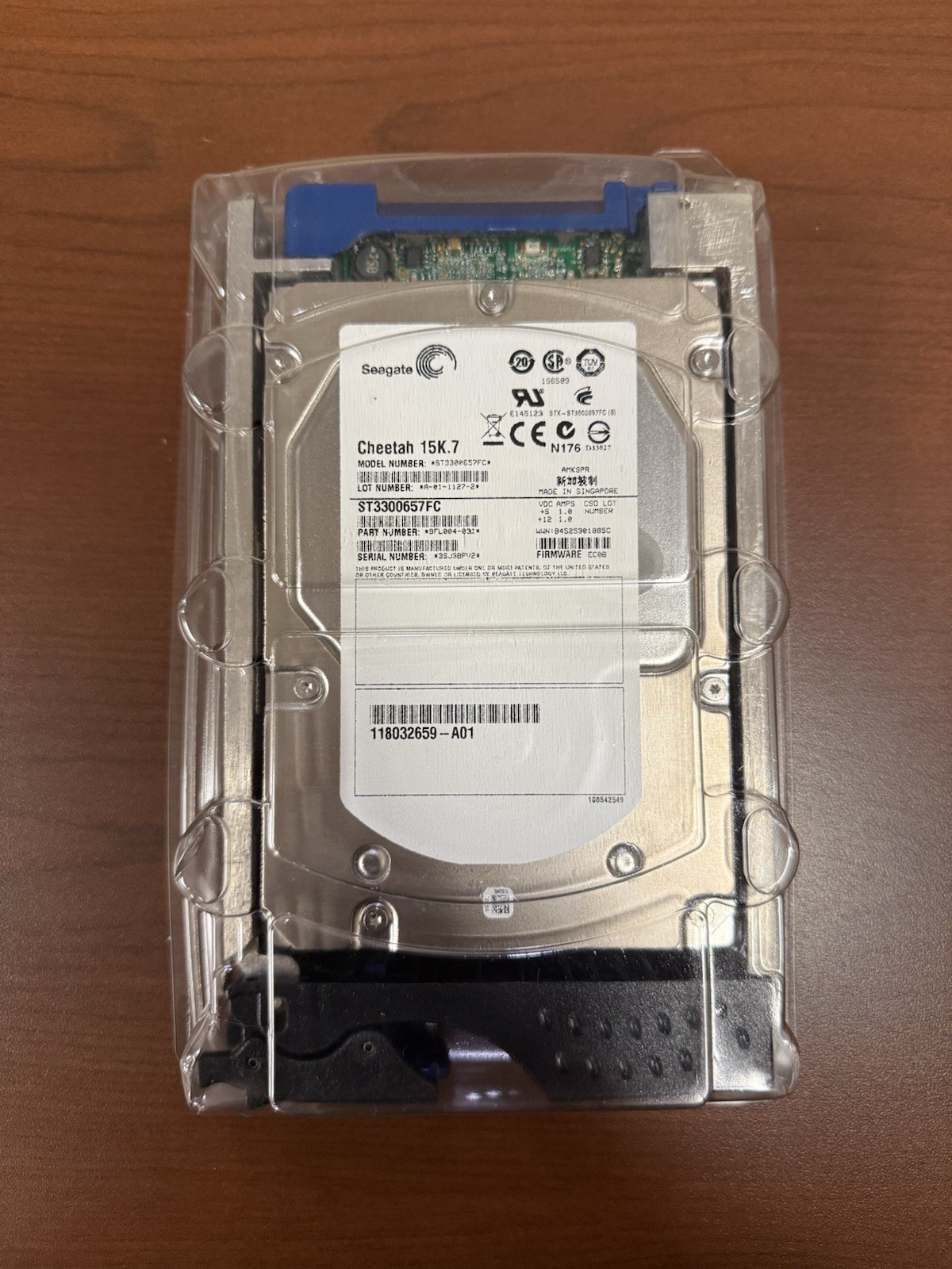 SEAGATE Cheetah 15K.7 ST3300657FC 300 GB 15000 RPM HDD w/ Tray - NEW