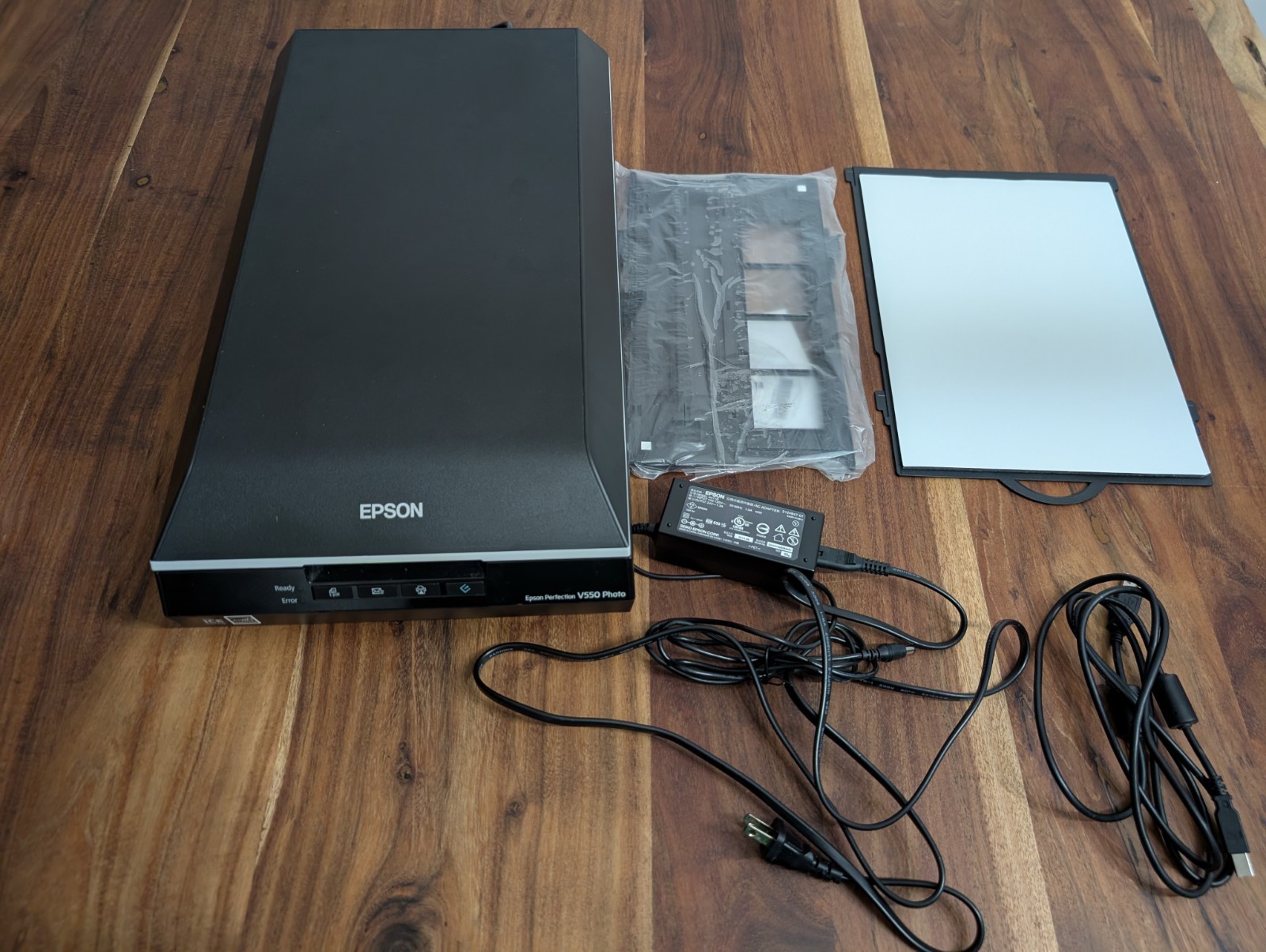 Epson V550 Photo Scanner w/ Film Holders & Lid – No Power Parts Repair