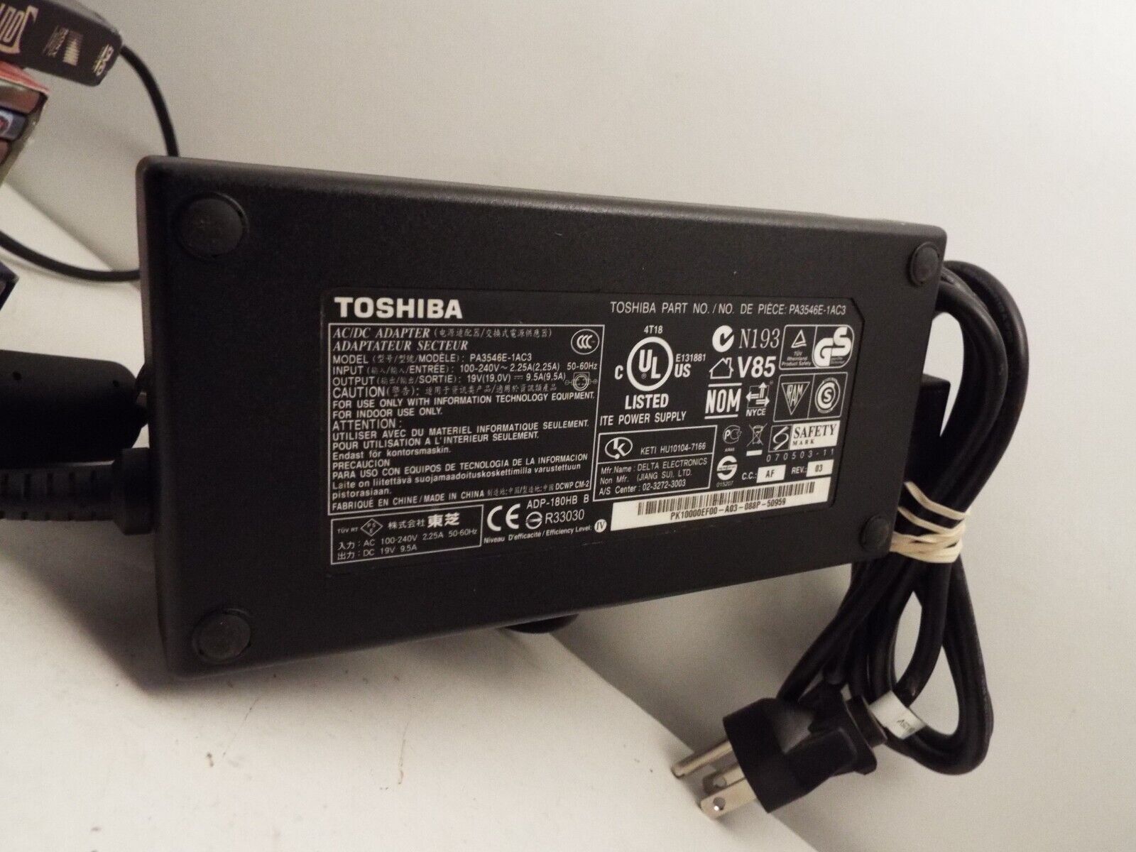 Genuine OEM 19V 9.5A PA5084E-1AC3 PA3546E-1AC3 for Toshiba 180W-Free Shipping