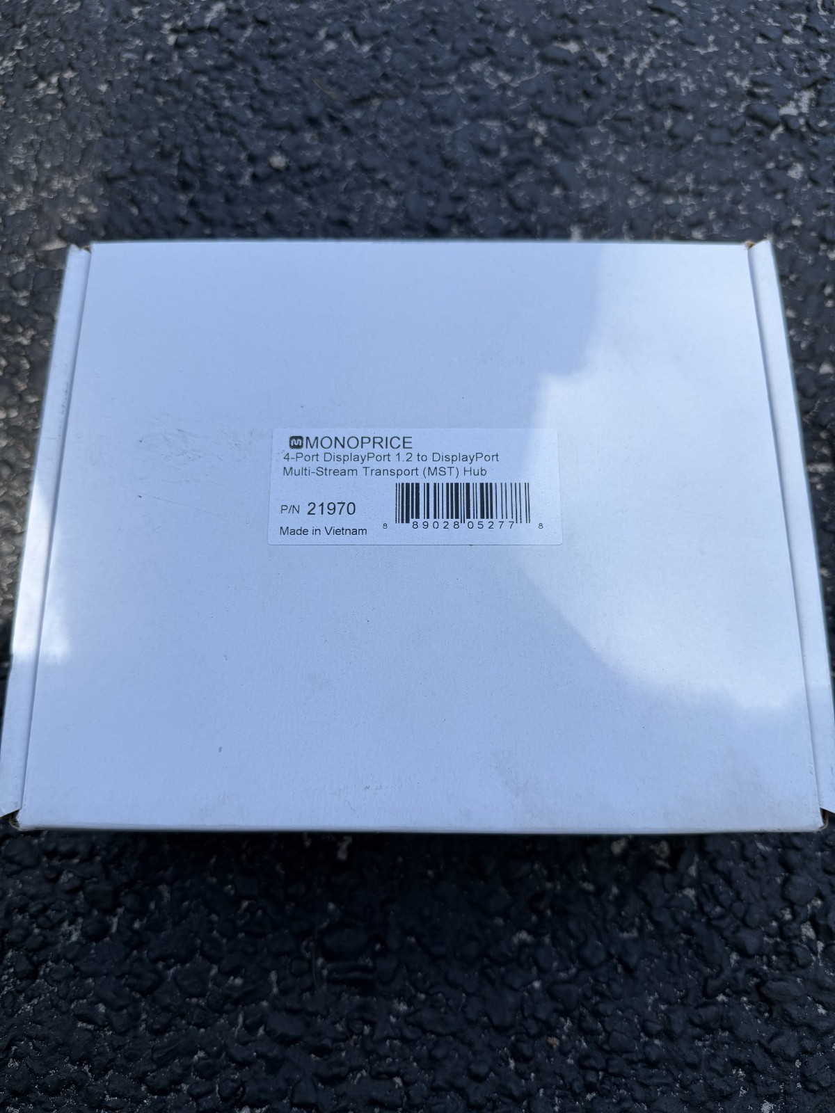 Monoprice 4-Port DisplayPort 1.2 to DisplayPort Multi-Stream Transport (MST) Hub