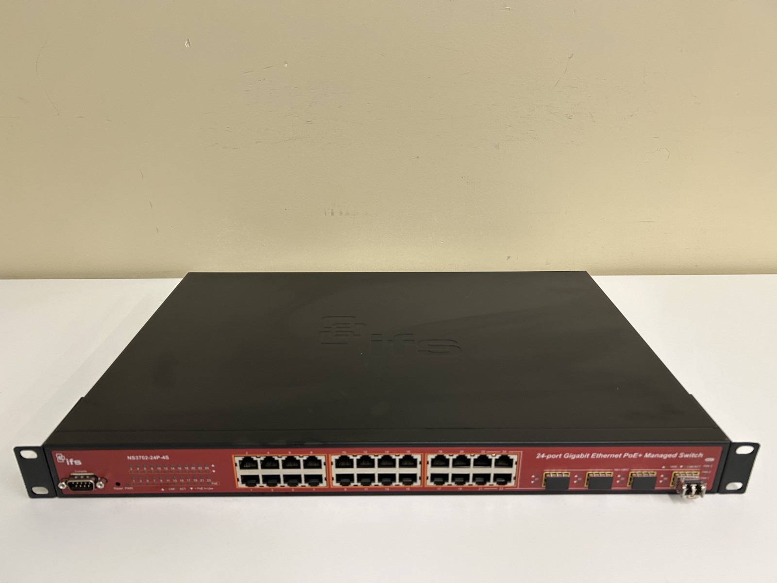 IFS Fire & Security NS3702-24P-4S 24 Port Gigabit Ethernet,  CH#161 (TESTED)
