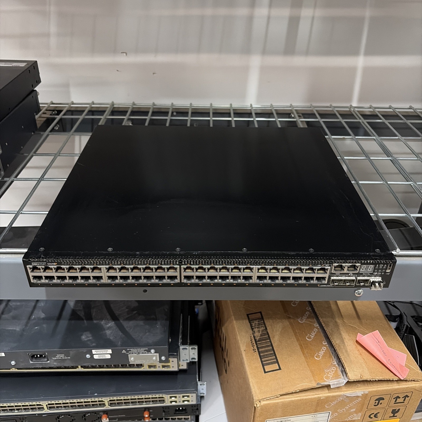 Dell PowerSwitch S3148P Switch 48 RJ45 10/100/1000Mb auto-sensing PoE Ports