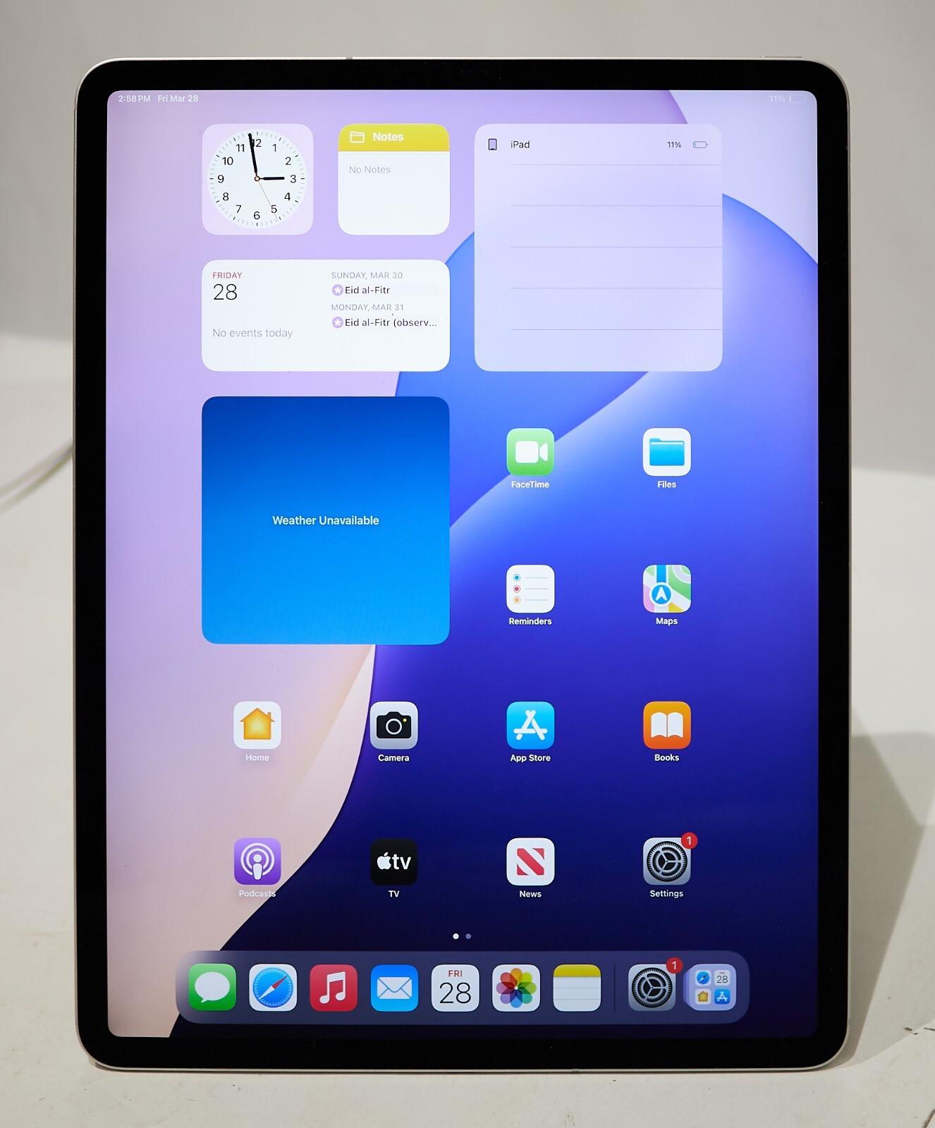 Apple iPad Pro 12.9" 4th Gen. 256GB Silver (Unlocked) A2069 - GOOD MXFF2LL/A
