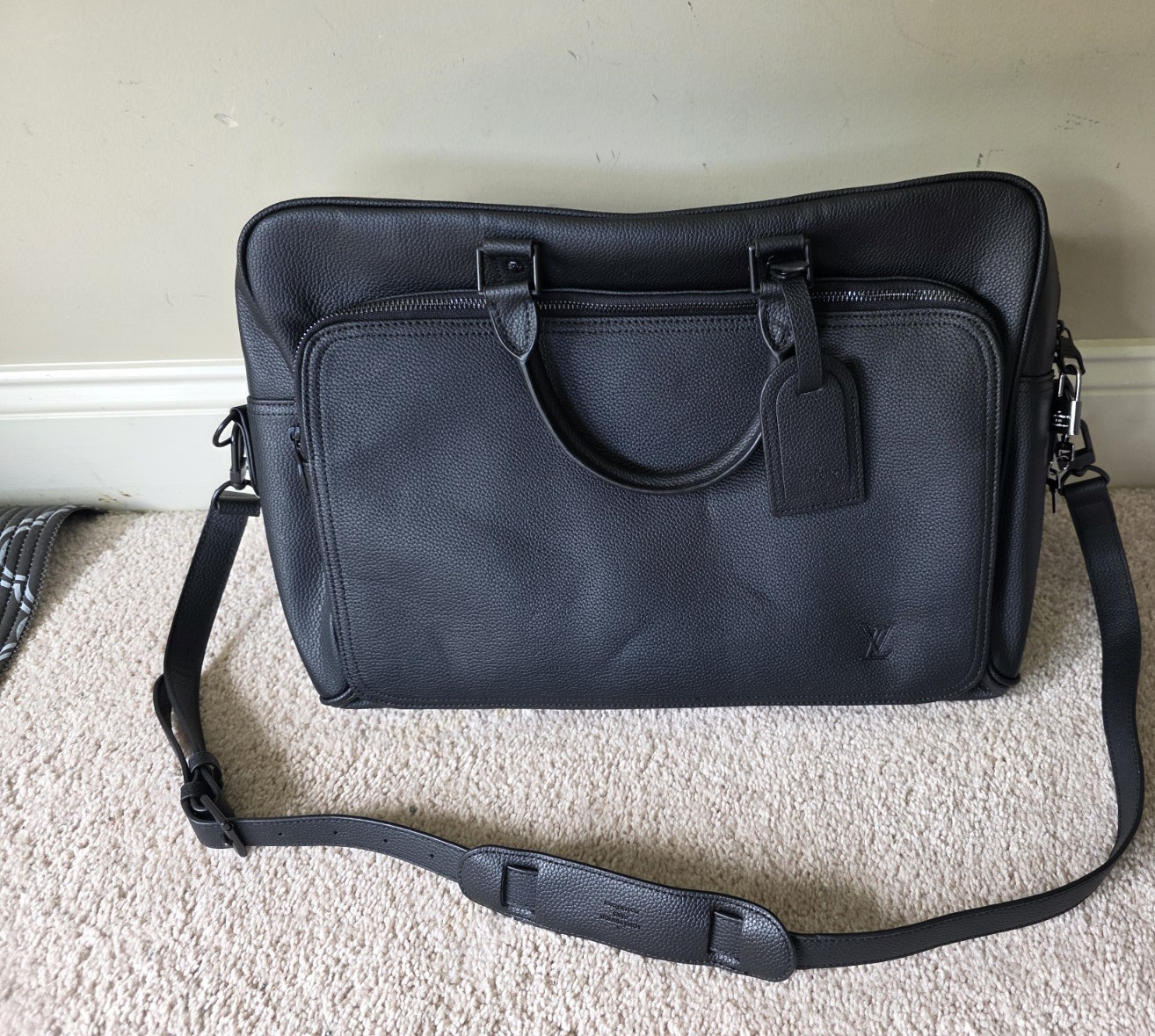 Louis Vuitton in LV Aerogra - Calfskin Black Leather Laptop Bag