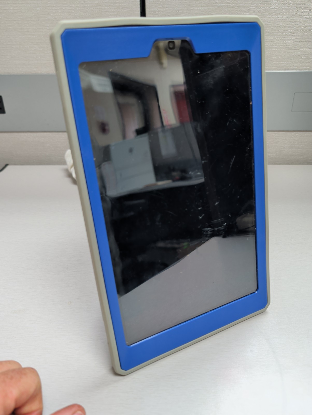 Amazon Kindle Fire HD 10 (7th Gen.) (SL056ZE) 32GB (Wi-Fi) 10.1" Tablet 