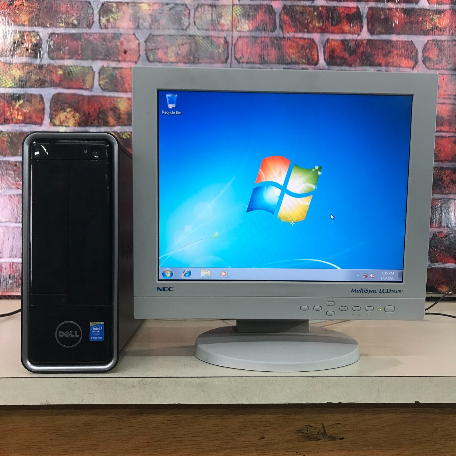 Dell Inspiron 3646 SFF PC Retro Gaming Pentium 2.41GHz 4GB RAM (Windows 7 Pro)