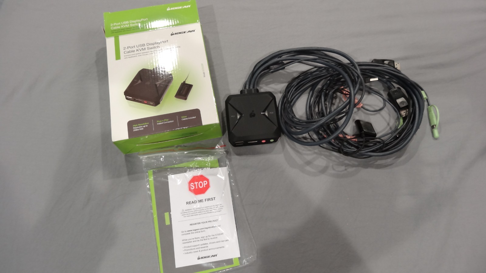 IOGEAR 2-Port 2560x1600 DisplayPort, USB, and Audio KVM Switch / Model GCS52DP