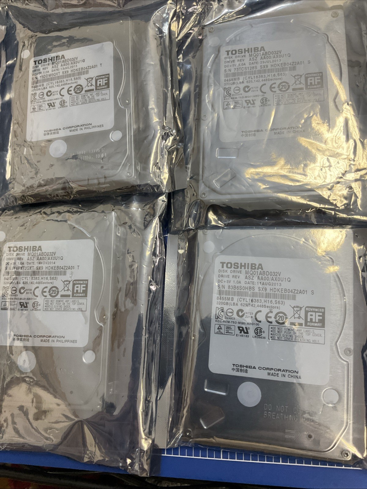 Lot Of 4 toshiba disk drive 320gb mq01abd032v E508